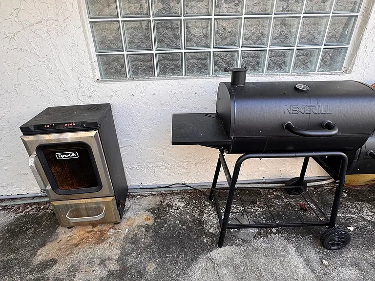 Electric Bluetooth Smoker and Charcoal Grill/Smoker