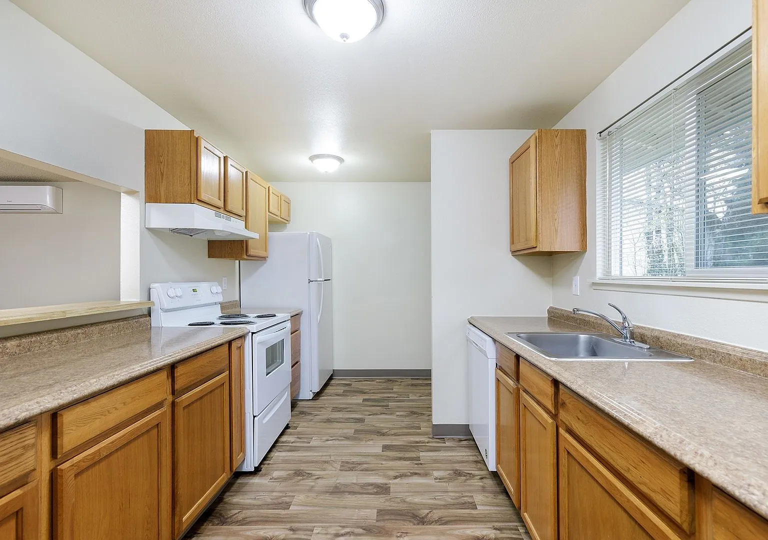 25 Unit Apartment Complex | Mini-Split AC In All Units | On-Site Laundry | Washer And Dryer Hook-... — Photo 1
