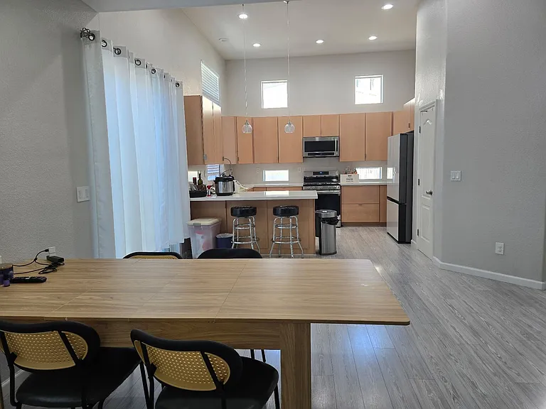 4227 S Fontana St — Photo 24