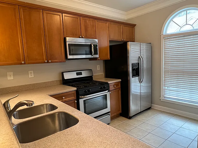 1214 Harris Commons Pl — Photo 3