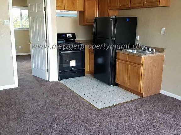 2nd image of 1020 N San Joaquin St