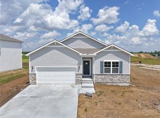 10290 Sorano Dr, Peculiar, MO 64073