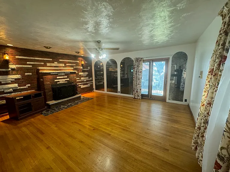330 Stuyvesant Ave #1 — Photo 10