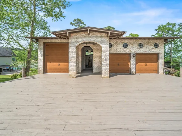 121 Holiday Ln, Coldspring, TX 77331