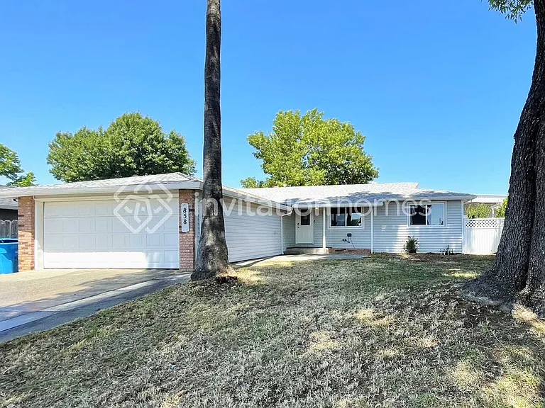 858 Studding Sail St — Photo 1