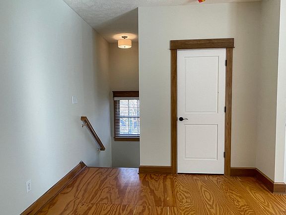 4th image of 3854 Washington Blvd #C