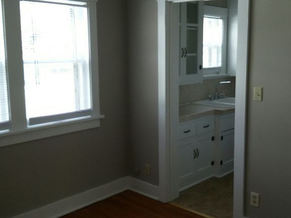 2nd image of 814 S 37th Ave APT 6