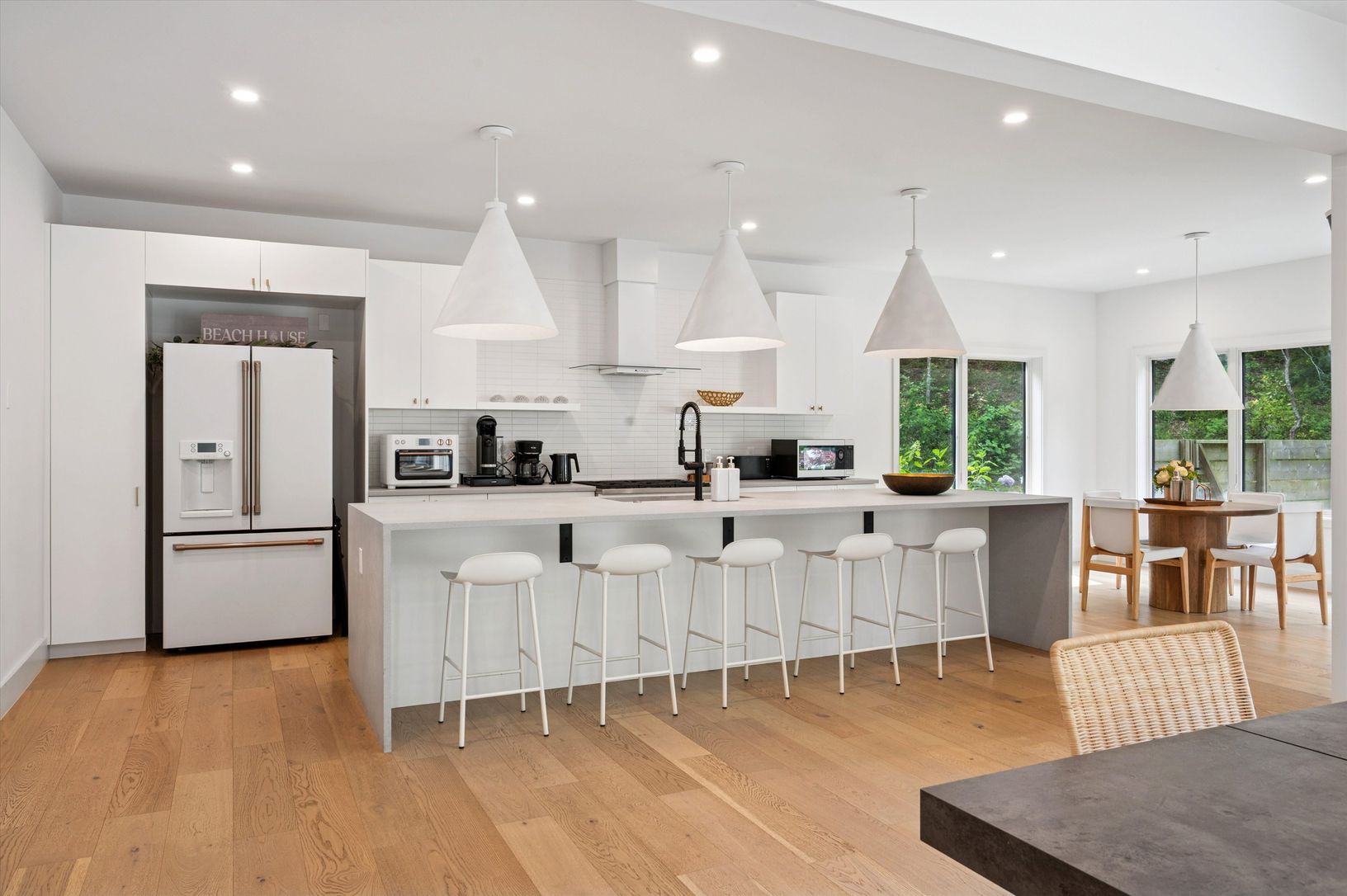 Kitchen with Eat-In Island