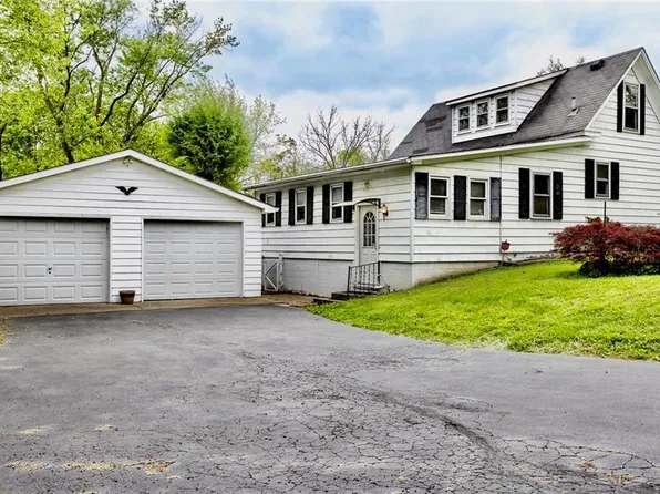 725 Ley St, Excelsior Springs, MO 64024