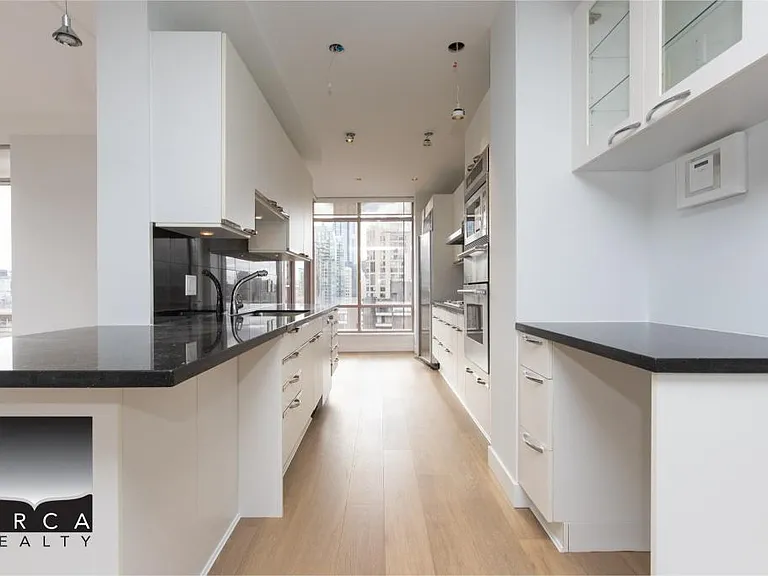 1500 Alberni St #18B — Photo 7
