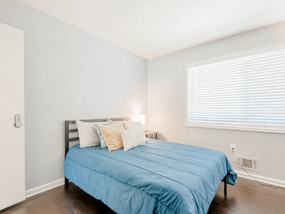 Sahara Dr SW
