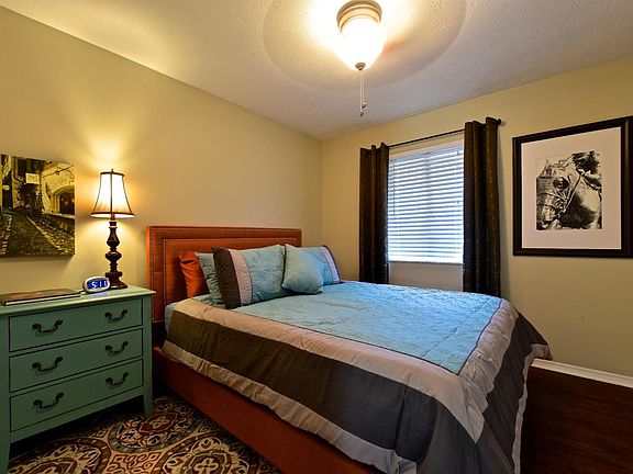 5th image of 184 Old Park Ave APT 19