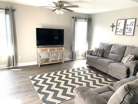 2nd image of 212 Windward Way