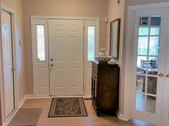 3rd image of 6528 Trailview Ct