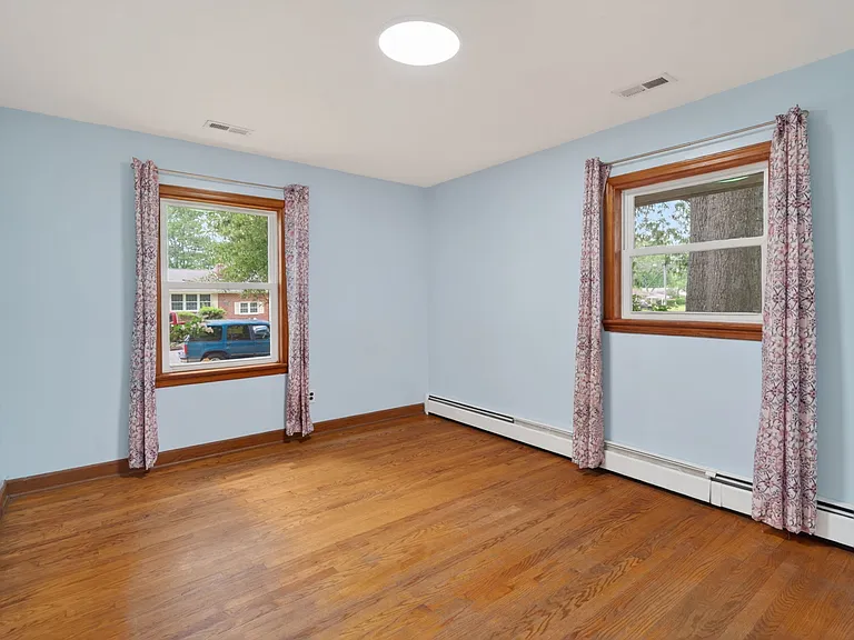 110 Marvin Dr — Photo 17