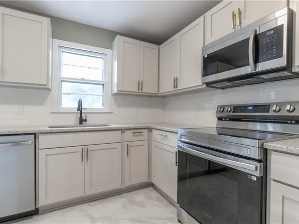 6317 Harvard Ave, Raytown, MO 64133