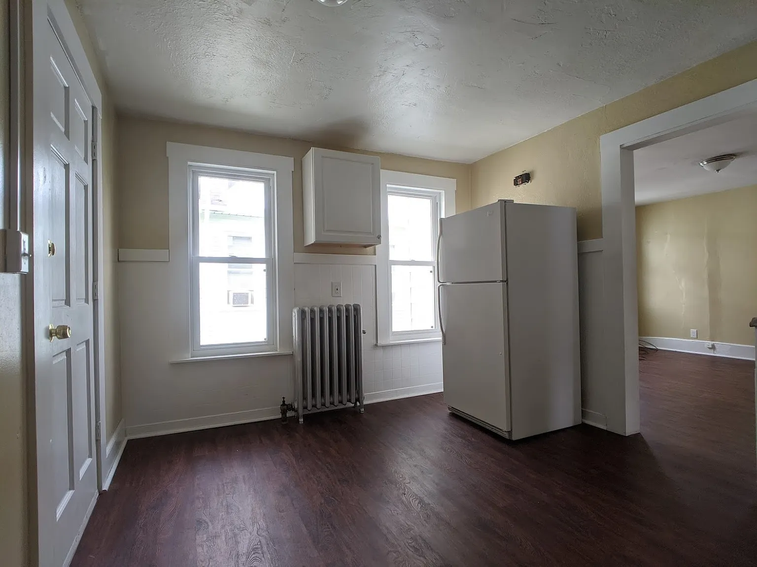 3 bed, $1,400 — Photo 4
