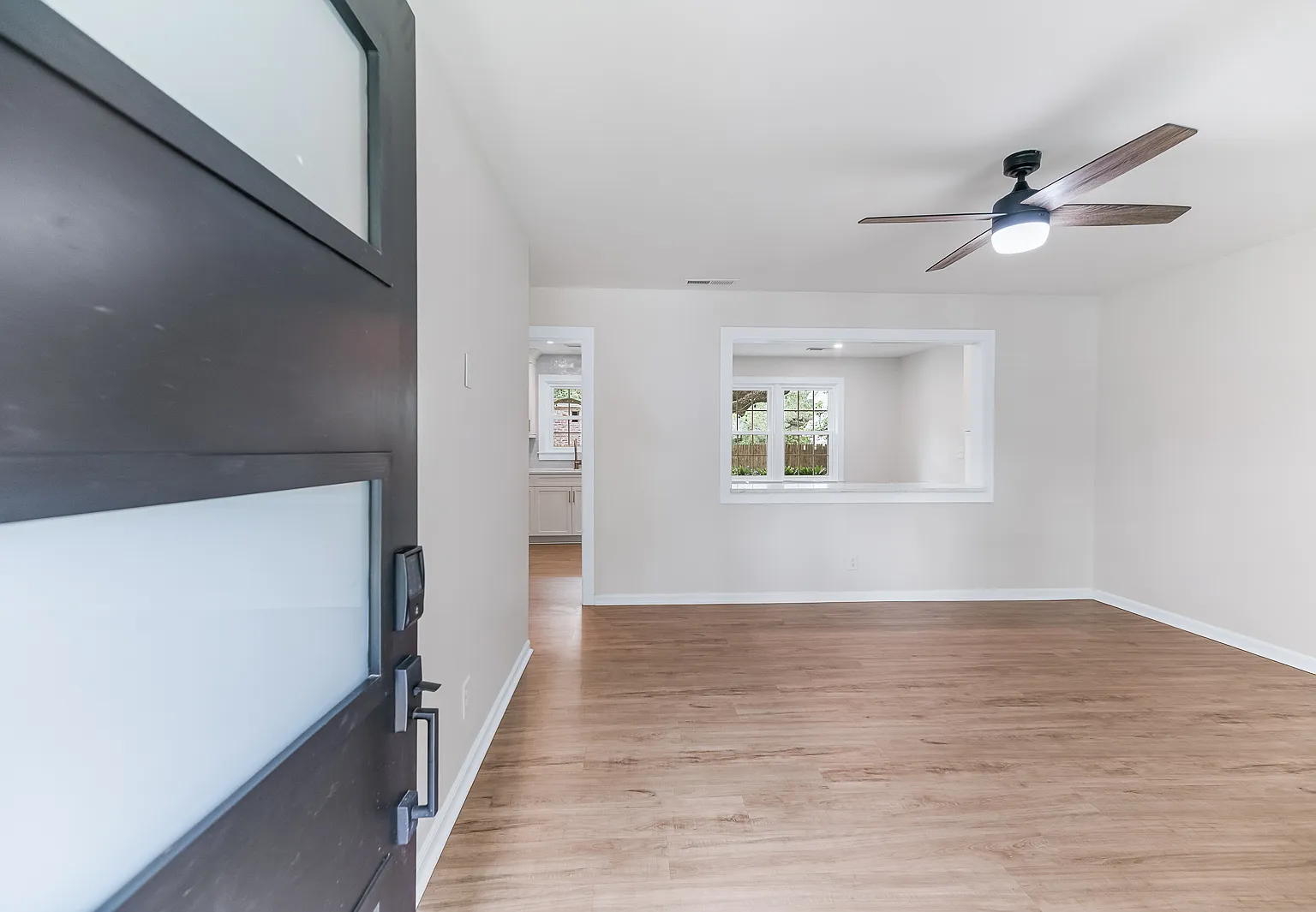 3 bed, 1347 sqft, $3,300 — Photo 3
