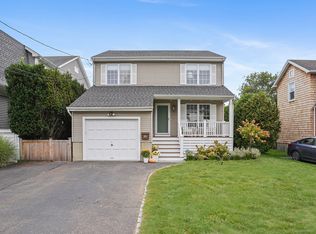 121 Howard St, Fairfield, CT 06824