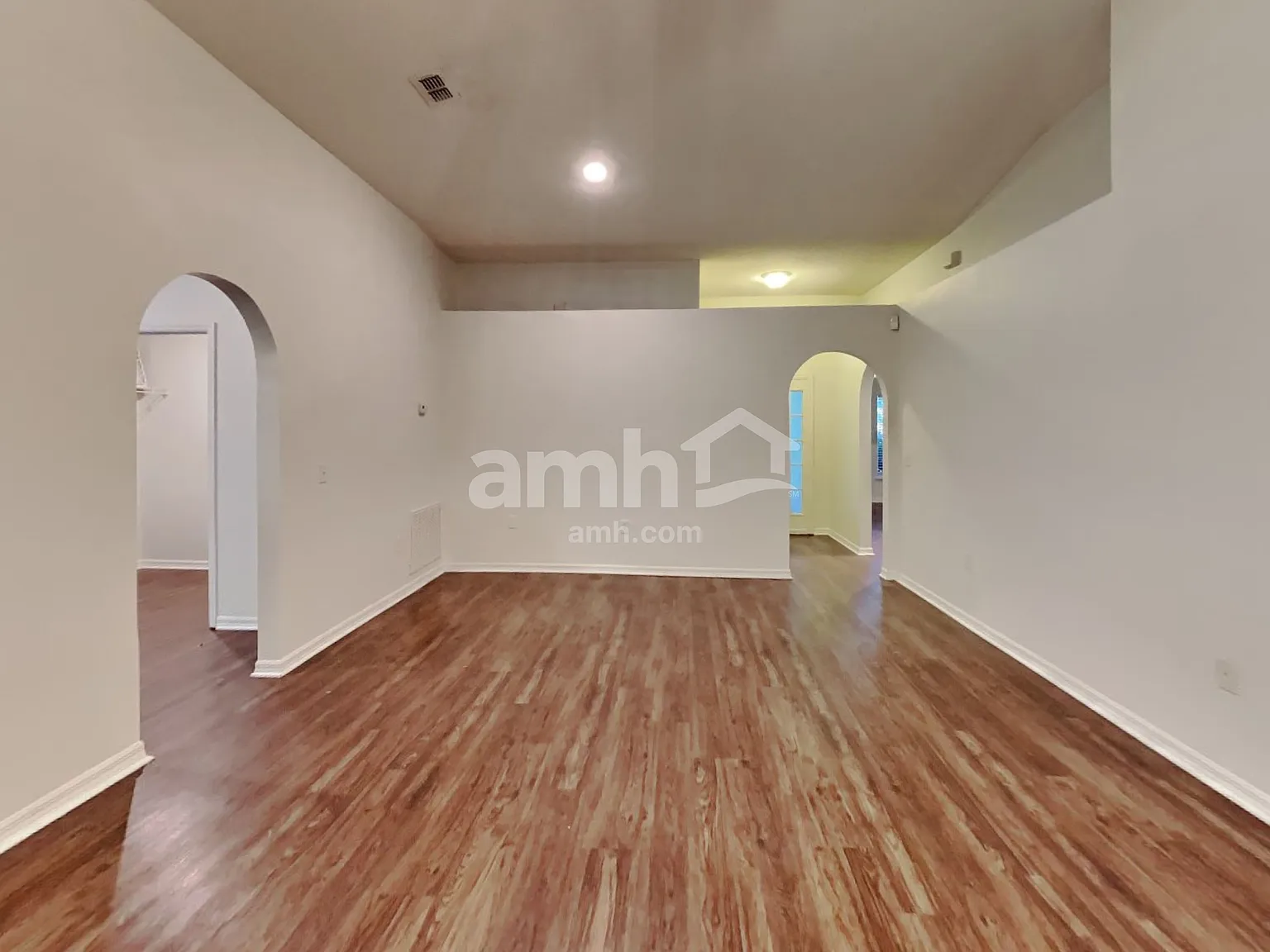 3 bed, 2.0 bath, 1868 sqft, $2,760 — Photo 4