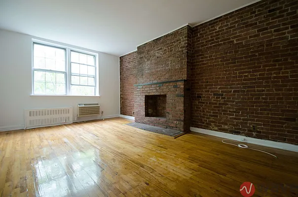 Rented by Wave Real Estate Group | media 4