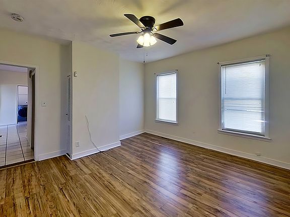 5th image of 29 Glenwood Sq #1