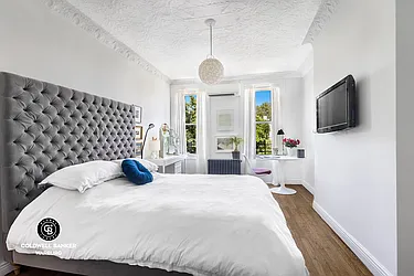 Rented by Coldwell Banker Warburg