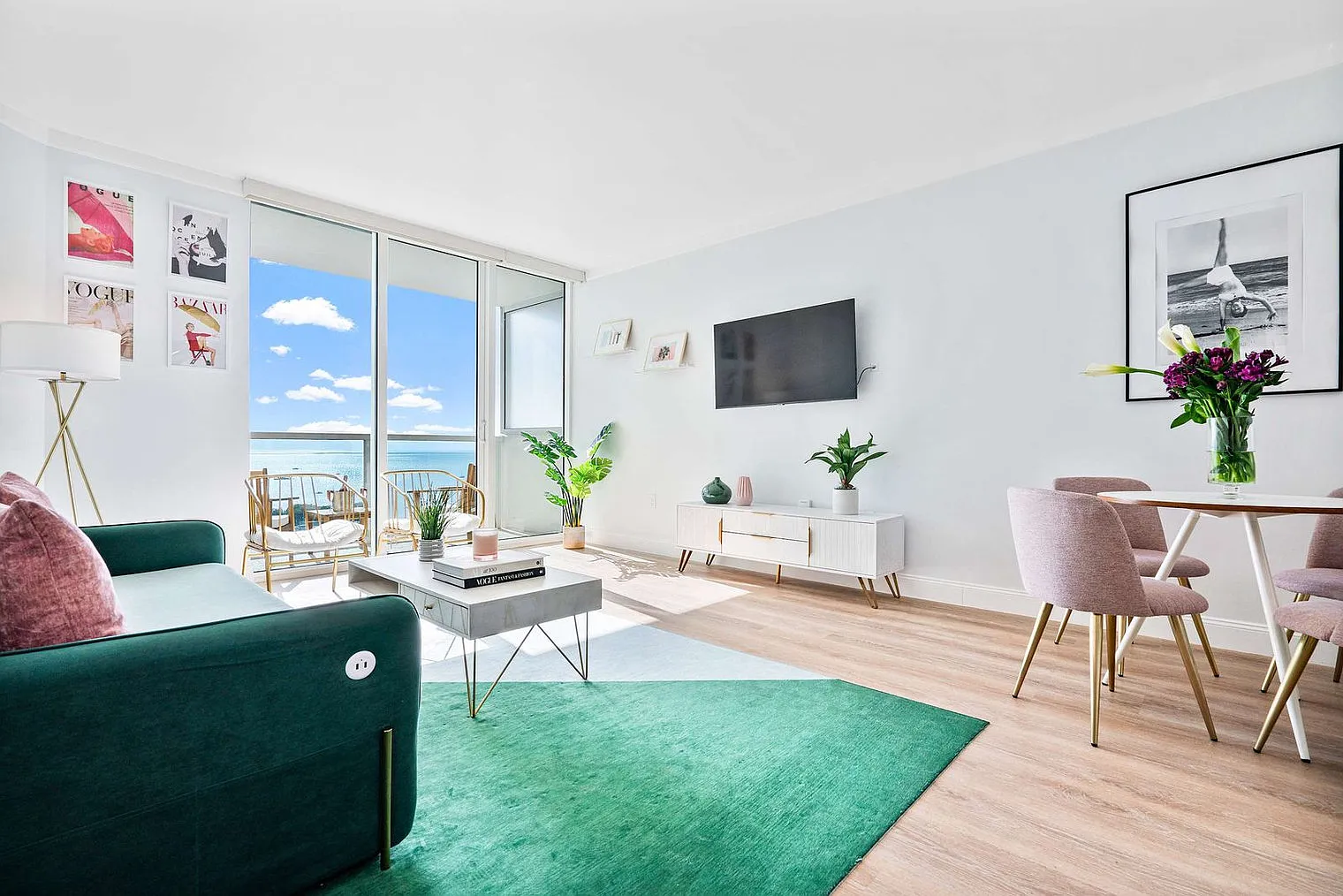 1 bed, 1.0 bath, 688 sqft, $8,376 — Photo 2