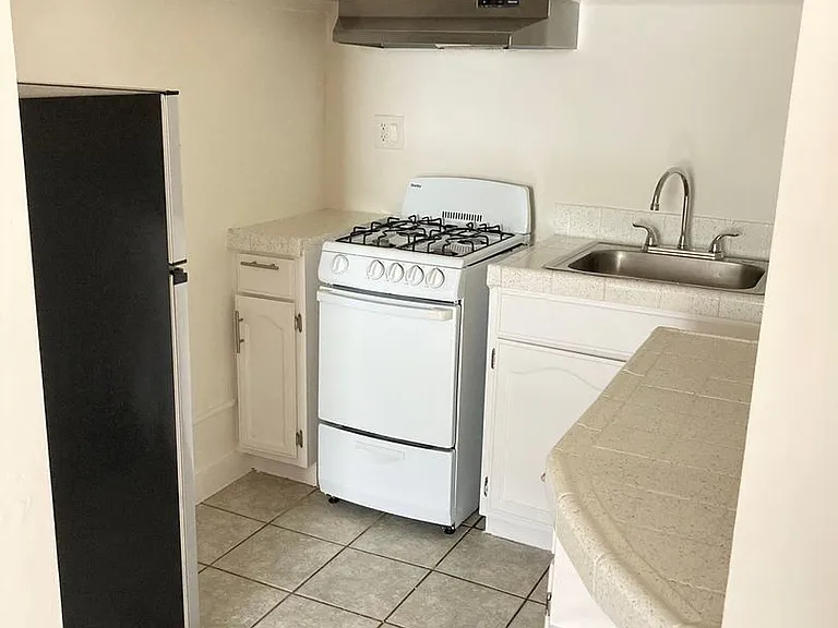 5233 Monte Vista Street — Photo 5
