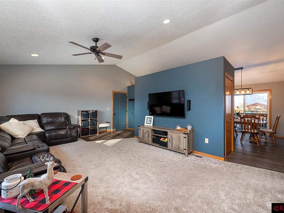 204 4th St, Nicollet, MN 56074 | Zillow