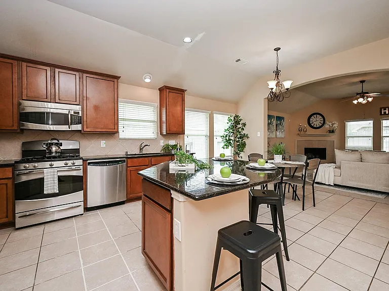 8010 Durham Run Ln — Photo 11