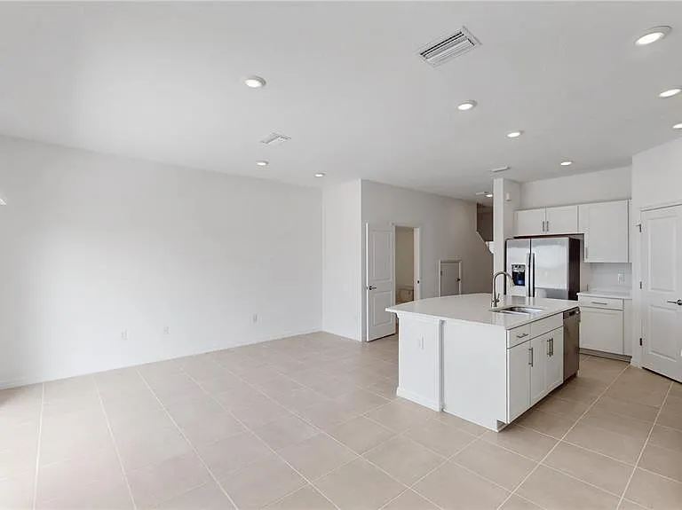 2415 Paravane Way — Photo 5