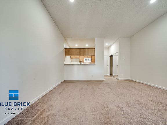 5th image of 11225 Morrison St APT 115
