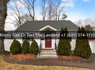 2 Dick St, Bergenfield, NJ 07621