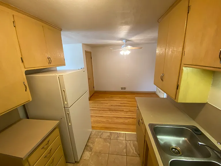 2534 J St #3 — Photo 5