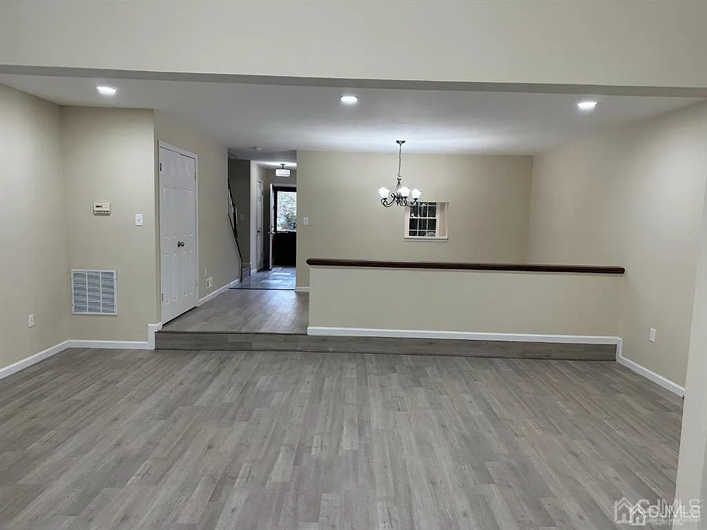 3 bed, 2.5 bath, 1760 sqft, $3,100 — Photo 3