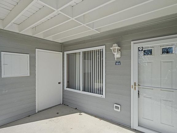 2nd image of 1057 North SunnySlope DRIVE #104
