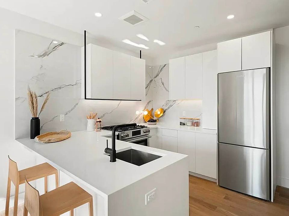 1st image of 707 Willoughby Ave #5R