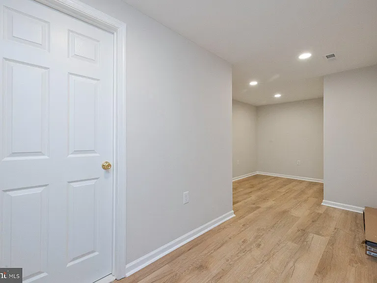 7017 Helmsdale Ct — Photo 28