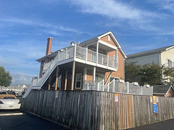 5th image of 1202 N Baltimore Ave Unit 5