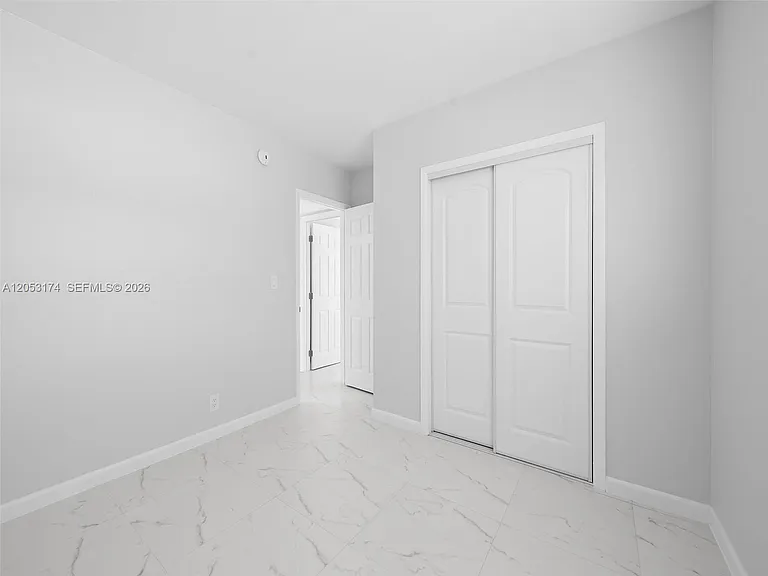 2300 NE 6th Ave #201 — Photo 7
