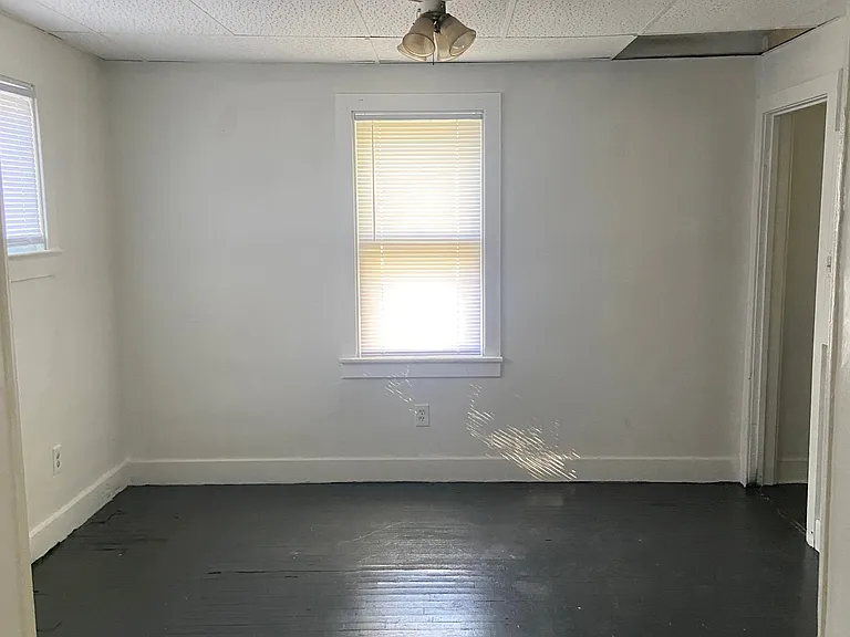 1604 Homewild Ave — Photo 3
