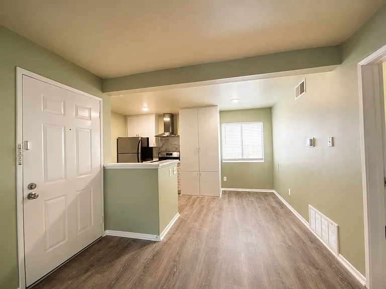 10233 De Soto Ave #B — Photo 7