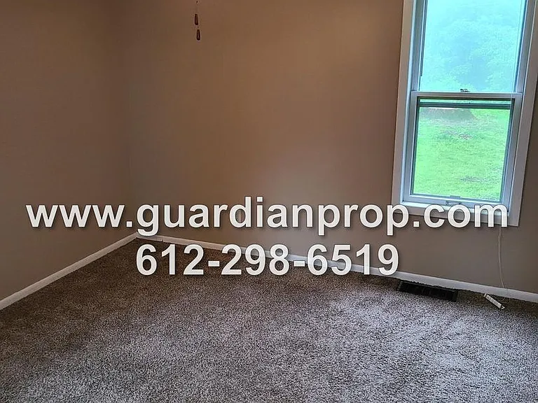 1716 Hewitt Ave — Photo 10