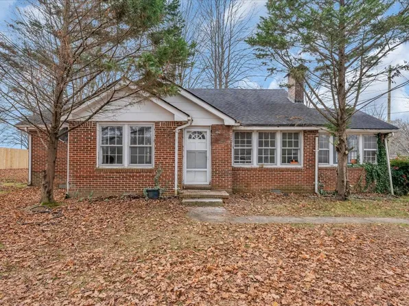 1011 Ovoca Rd, Tullahoma, TN 37388