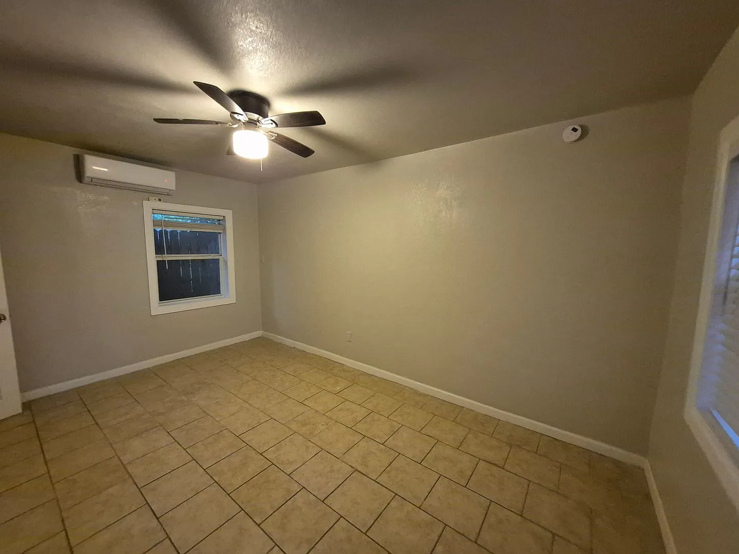 115 Caldwell St. #4, San Antonio, TX. 78223 — Photo 4