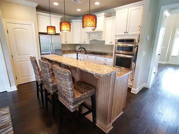 3rd image of 8205 Hinkle Cir NW