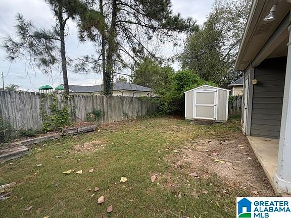 3rd image of 429 Tocoa Rd