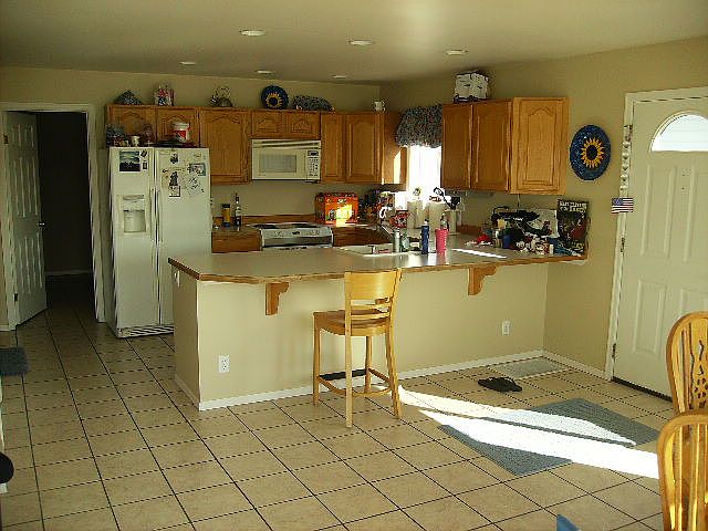 2nd image of 1317 W Lakeside Dr