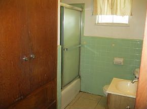 5th image of 3428 Bowling Ln
